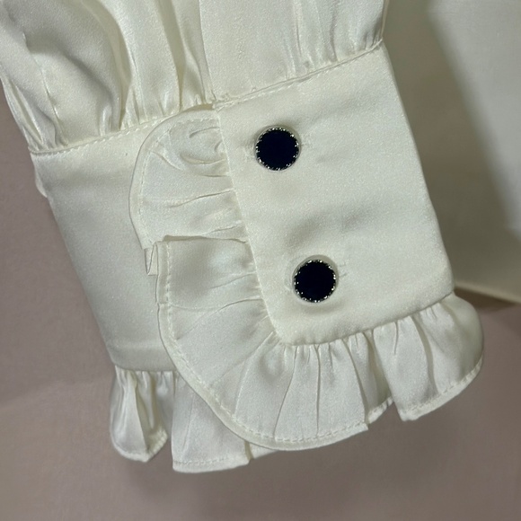 Alexia Admor Ivory Ruffle Blouse - Picture 3 of 5